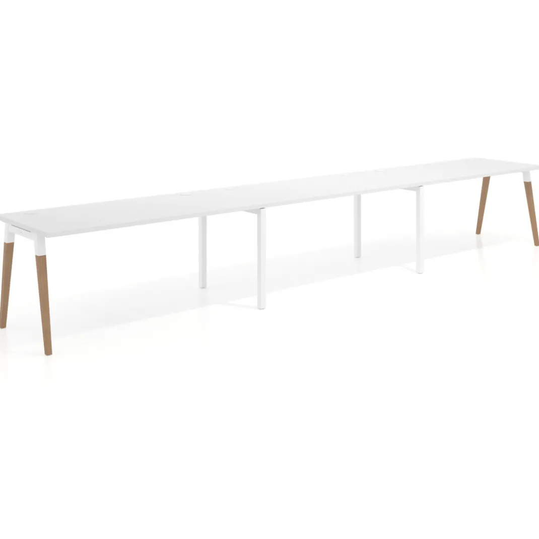 Mesa de oficina en continuidad Arki triple, patas de madera, fondo 80cm