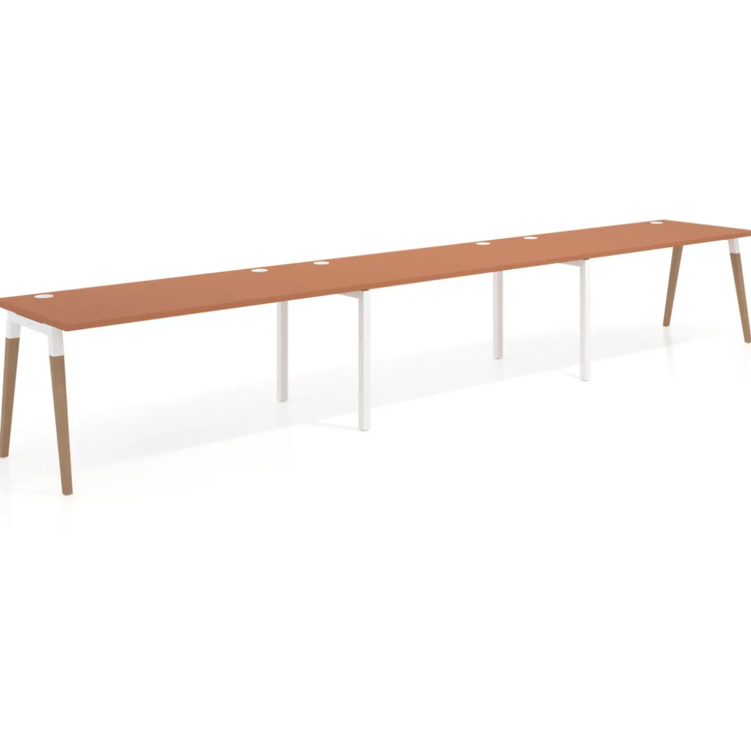 Mesa de oficina en continuidad Arki triple, patas de madera, fondo 80cm
