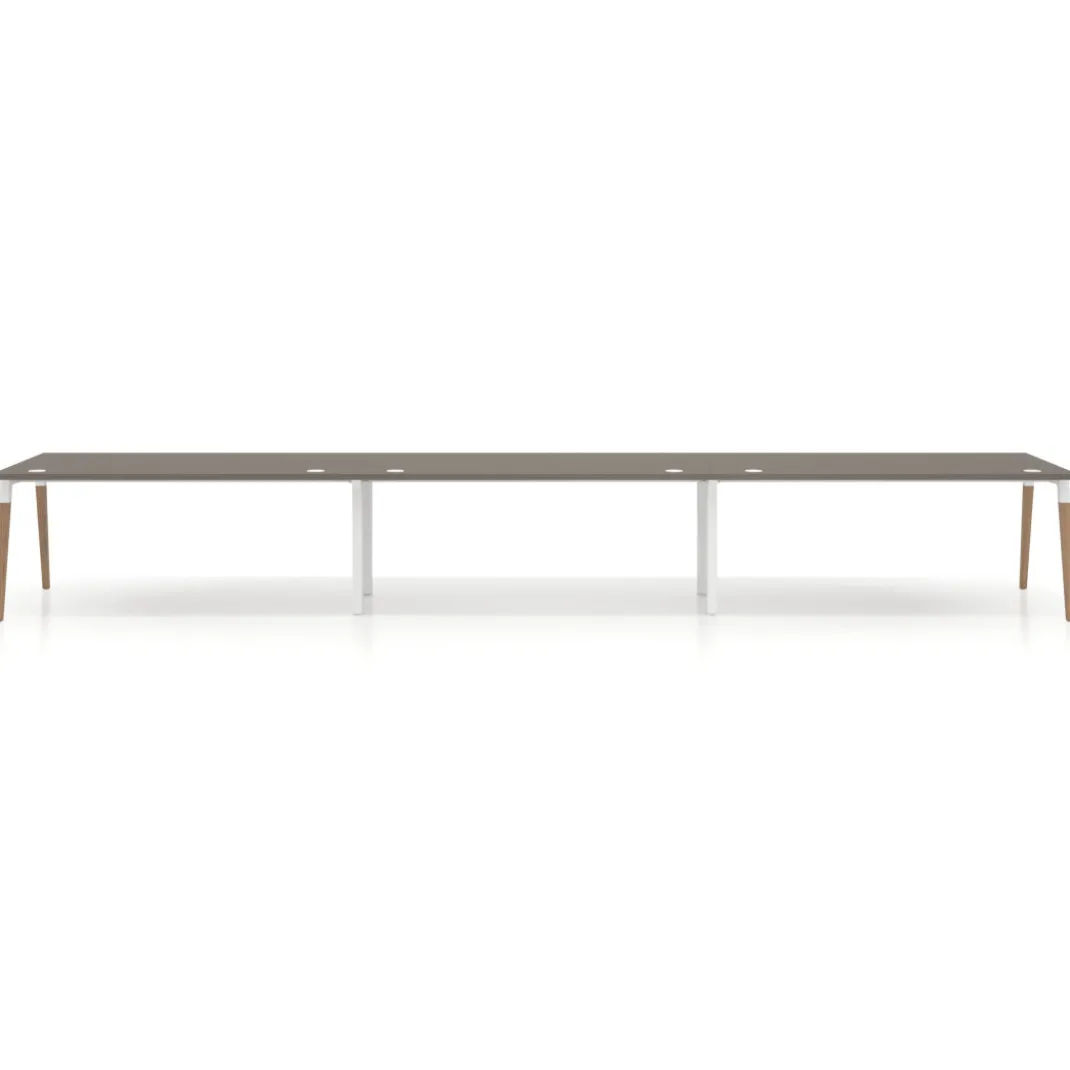 Mesa de oficina en continuidad Arki triple, patas de madera, fondo 100cm