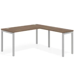 Mesa de oficina en L Kube fondo 68cm con ala estrecha, estructura aluminio