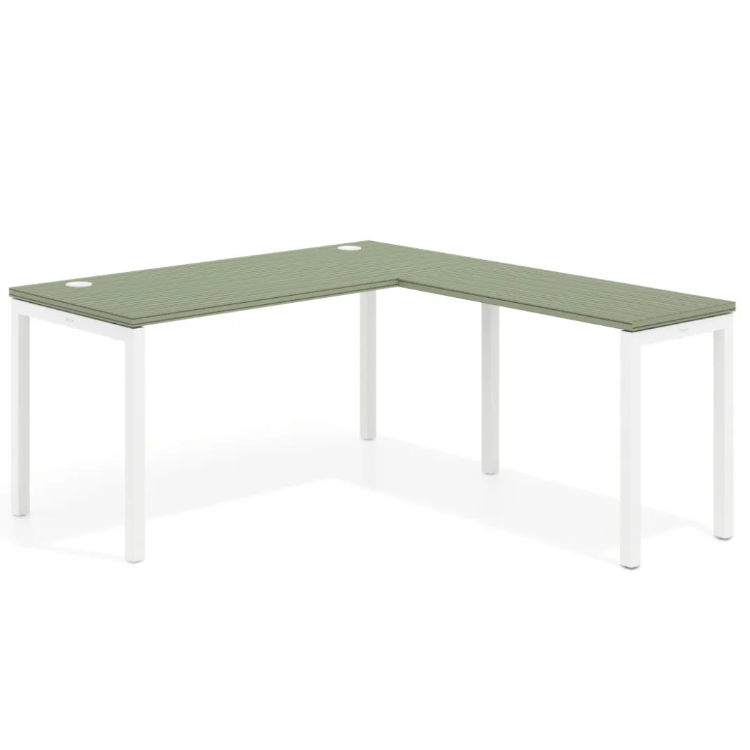 Mesa de oficina en L Kube fondo 68cm con ala estrecha, estructura blanco