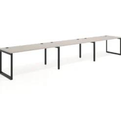 Mesa de oficina progresiva Delta triple, fondo 80cm, estructura negra