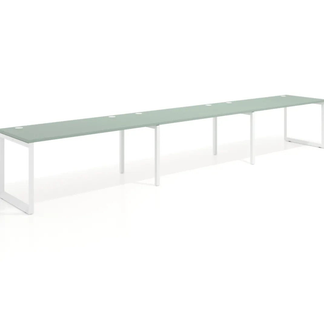 Mesa de oficina progresiva Delta triple, fondo 80cm, estructura blanca