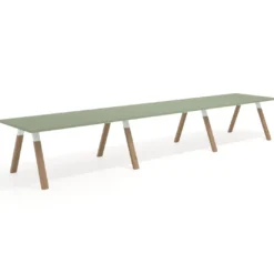 Mesa de oficina progresiva UvePro triple, fondo 100cm, estructura blanca, patas de madera