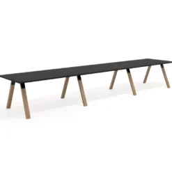 Mesa de oficina progresiva UvePro triple, fondo 100cm, estructura negra, patas de madera