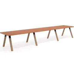Mesa de oficina progresiva UvePro triple, fondo 100cm, estructura negra, patas de madera