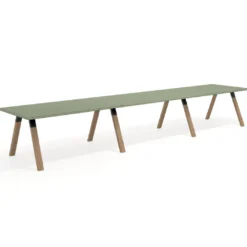 Mesa de oficina progresiva UvePro triple, fondo 100cm, estructura negra, patas de madera