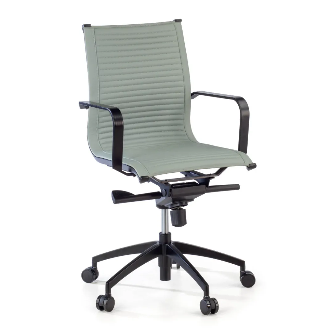 Silla oficina de diseño Croma, respaldo bajo, estructura negra
