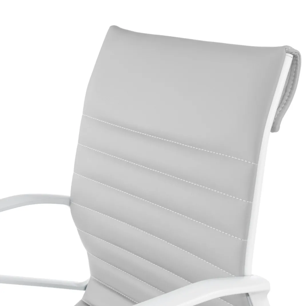 Sillón oficina Diseño Forli, estructura blanca, respaldo bajo, ecopiel