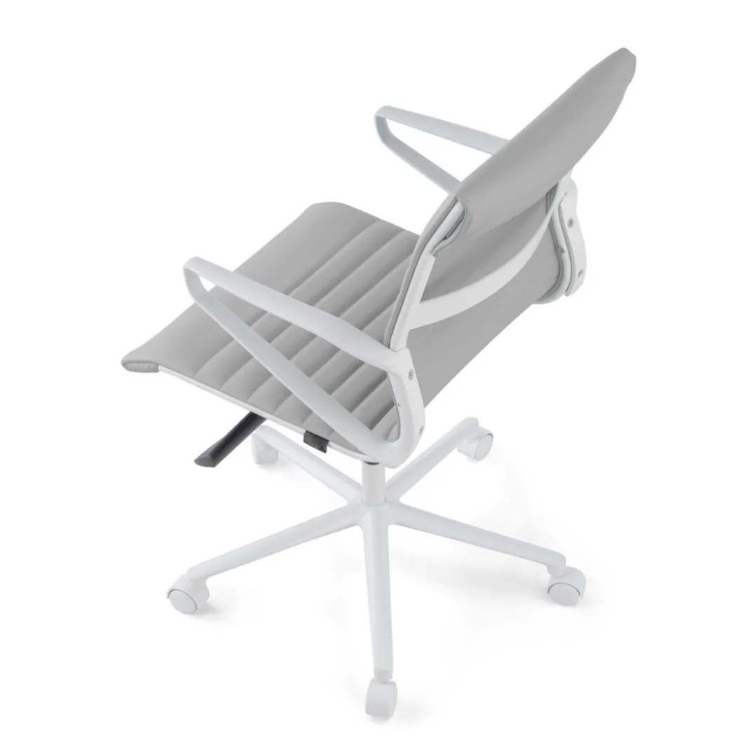 Sillón oficina Diseño Forli, estructura blanca, respaldo bajo, ecopiel